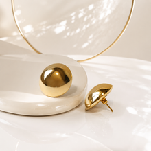 Carregar imagem no visualizador da galeria, Brinco meia esfera banhando a ouro 18k
