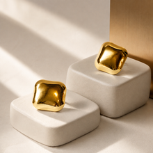 Carregar imagem no visualizador da galeria, Brinco quadrado banhado a ouro 18k
