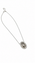 Carregar imagem no visualizador da galeria, Colar em prata 925 com banho de ródio nossa senhora das graças com Moissanite em volta 0,33cts
