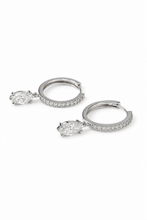 Carregar imagem no visualizador da galeria, Argola em prata 925 com banho de ródio Moissanite e navete Moissanite 2,41cts
