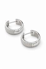 Carregar imagem no visualizador da galeria, Argola em prata 925 com banho de ródio pavê em Moissanite 1,51cts
