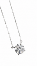Carregar imagem no visualizador da galeria, Colar em prata 925 com banho de ródio solitário 6mm 1,00cts em Moissanite
