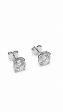 Carregar imagem no visualizador da galeria, Brinco solitário em prata 925 com banho de ródio 8mm Moissanite 2,00cts
