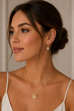 Carregar imagem no visualizador da galeria, Argola em prata 925 com banho de ouro 18k gota Moissanite 2,40cts
