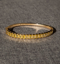 Carregar imagem no visualizador da galeria, Pulseira em prata 925 banhada a ouro 18k Zirconias retangulares tom fancy yellow
