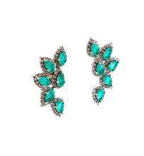 Carregar imagem no visualizador da galeria, Brinco ear cuff em prata 925 com banho de ródio, Zirconias tom esmeralda colombiana
