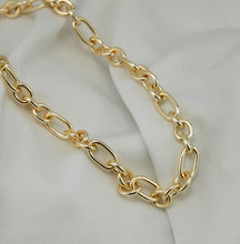 Carregar imagem no visualizador da galeria, Colar banhado a ouro 18k elos
