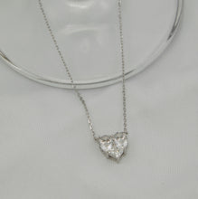 Carregar imagem no visualizador da galeria, Colar em prata 925 banhado a ródio coração em Moissanite
