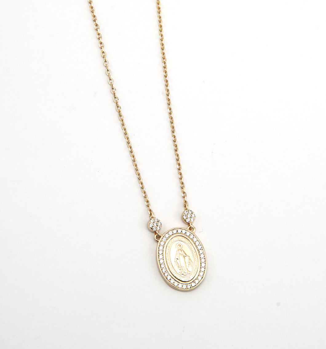 Colar em prata 925 banhado a ouro 18k pingente oval em Zirconias nossa senhora das Graças