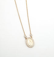 Colar em prata 925 banhado a ouro 18k pingente oval em Zirconias nossa senhora das Graças