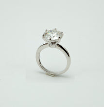 Carregar imagem no visualizador da galeria, Anel solitário em prata com banho de ródio, Moissanite 6 garras, 11mm , 4,56cts
