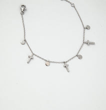 Carregar imagem no visualizador da galeria, Pulseira em prata 925 com banho de ródio, cruz em Zirconias e bolinha lisa
