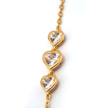 Carregar imagem no visualizador da galeria, Pulseira prata 925 com banho de ouro 18k 3 corações cravação inglesa Zircônias
