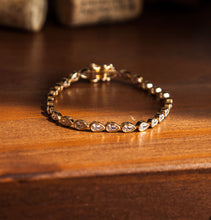 Carregar imagem no visualizador da galeria, Pulseira riviera em prata 925 com banho de ouro 18k gotas cravação inglesa
