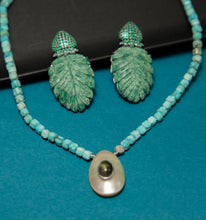 Carregar imagem no visualizador da galeria, Colar prata 925 banhado a rodio, pedra turquesa, gota madrepérola e oval em Ágata
